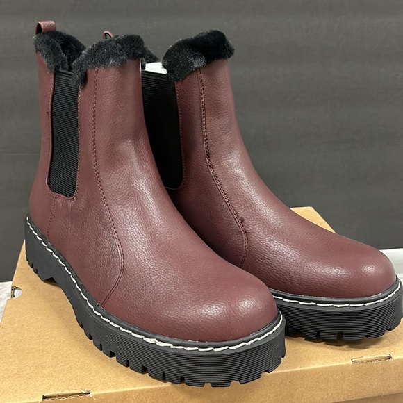 Fur lined boots - Picture 2 of 4